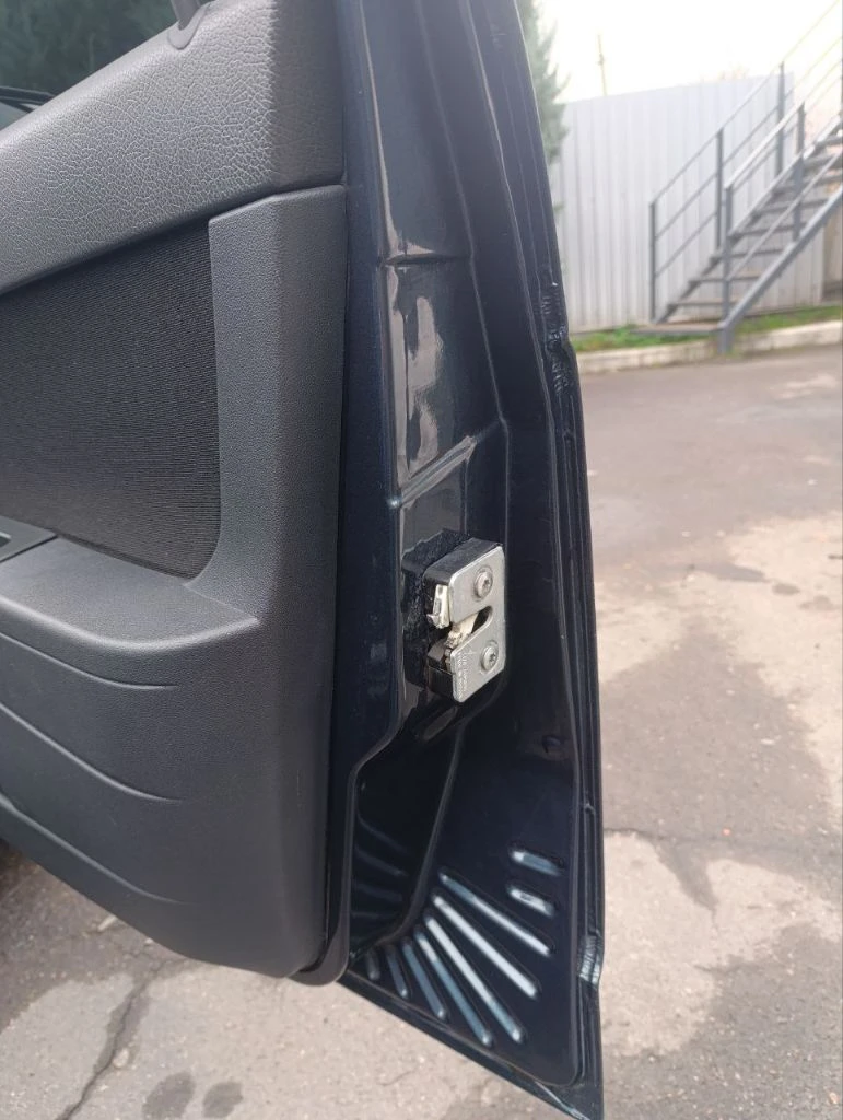 Продам lada priora 2012 года выпуска. я собственник, авто оформлено на меня!пробег 65 000 км родной!!! комплектация люкс! авто полностью обслужено, делать ничего не нужно! недавно были заменяны все жидкости: масло в моторе, масло в коробке, тормозная жидкость, антифриз немецкий хофер! по ходовой авто как мячик, также заменил все резинки, салейнблоки, 4 шруза тоже новые, колодки передние и задние! ремень генератора кондиционера, ремень грм 10тыс назад! под капотом заменяны все прокладки соединений, мотор не троит, не сопит, не течёт, работает всё ровно, гидрики не стучат! мотор родной, как есть, никто в него не лазил, масло от замены до замены! фильтр воздушный, салонный новые! кондёр морозит как надо! в фарах ближний и дальний хорошие леды, туманки линзы свет отличный! по кузову рыжиков нет, оброботона моволью : дно, арки, багажник, двери, капот! керамика 2 слоя! в родном окрасе, цвет "цунами". авто в живую смотриться достойно, лучше чем на фото! продажа по причине покупки другого авто! резина зимняя новоя!!! есть комплект летней, проехал один сезон! сигнализация с автозапуском "starline". любые проверки приветствуются! 650тыс руб. все вопросы по телефону! +79494782672 - фотография - 14