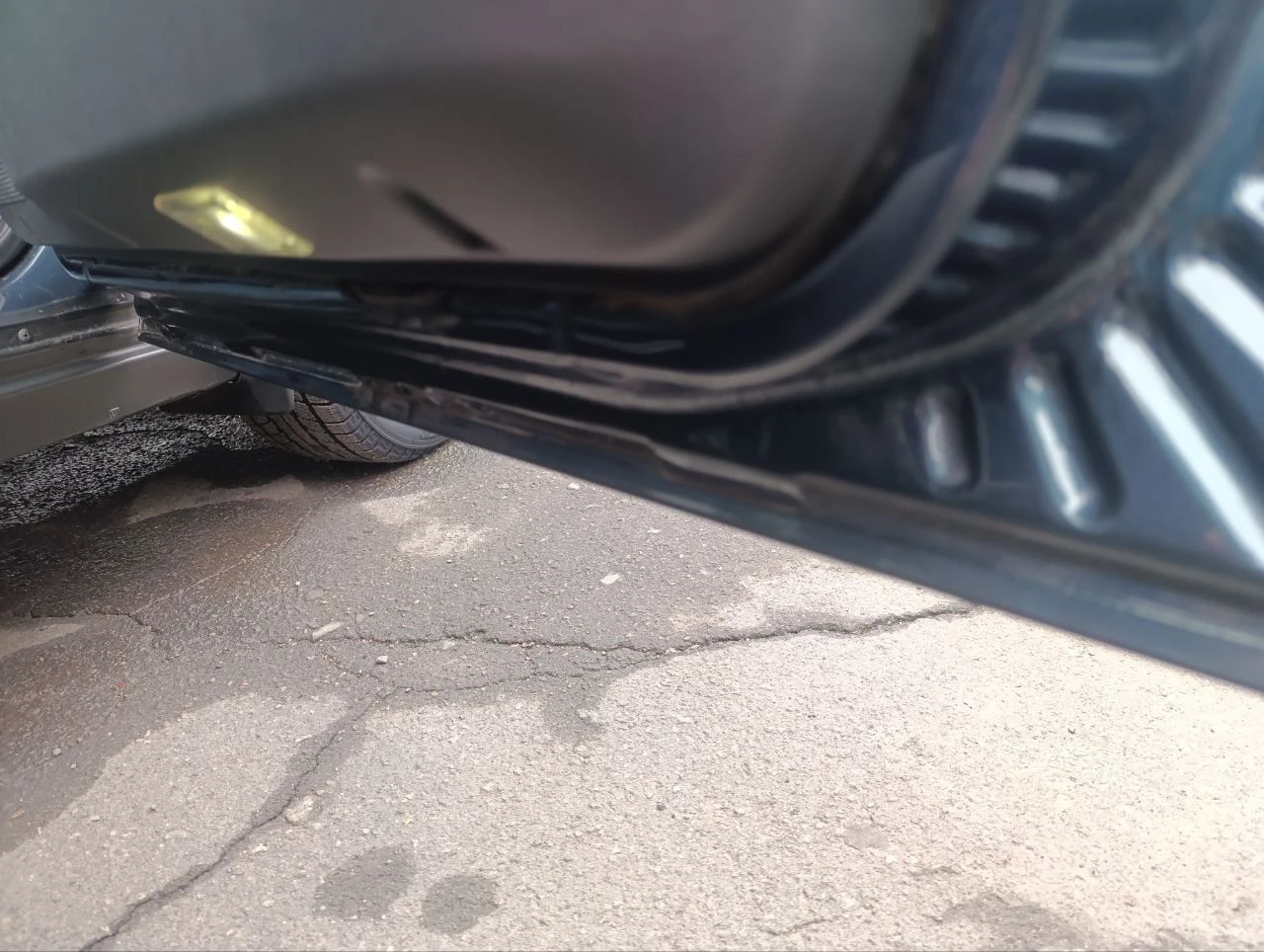 Продам lada priora 2012 года выпуска. я собственник, авто оформлено на меня!пробег 65 000 км родной!!! комплектация люкс! авто полностью обслужено, делать ничего не нужно! недавно были заменяны все жидкости: масло в моторе, масло в коробке, тормозная жидкость, антифриз немецкий хофер! по ходовой авто как мячик, также заменил все резинки, салейнблоки, 4 шруза тоже новые, колодки передние и задние! ремень генератора кондиционера, ремень грм 10тыс назад! под капотом заменяны все прокладки соединений, мотор не троит, не сопит, не течёт, работает всё ровно, гидрики не стучат! мотор родной, как есть, никто в него не лазил, масло от замены до замены! фильтр воздушный, салонный новые! кондёр морозит как надо! в фарах ближний и дальний хорошие леды, туманки линзы свет отличный! по кузову рыжиков нет, оброботона моволью : дно, арки, багажник, двери, капот! керамика 2 слоя! в родном окрасе, цвет "цунами". авто в живую смотриться достойно, лучше чем на фото! продажа по причине покупки другого авто! резина зимняя новоя!!! есть комплект летней, проехал один сезон! сигнализация с автозапуском "starline". любые проверки приветствуются! 650тыс руб. все вопросы по телефону! +79494782672 - фотография - 15