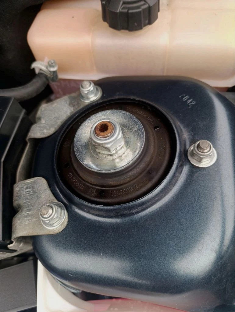 Продам lada priora 2012 года выпуска. я собственник, авто оформлено на меня!пробег 65 000 км родной!!! комплектация люкс! авто полностью обслужено, делать ничего не нужно! недавно были заменяны все жидкости: масло в моторе, масло в коробке, тормозная жидкость, антифриз немецкий хофер! по ходовой авто как мячик, также заменил все резинки, салейнблоки, 4 шруза тоже новые, колодки передние и задние! ремень генератора кондиционера, ремень грм 10тыс назад! под капотом заменяны все прокладки соединений, мотор не троит, не сопит, не течёт, работает всё ровно, гидрики не стучат! мотор родной, как есть, никто в него не лазил, масло от замены до замены! фильтр воздушный, салонный новые! кондёр морозит как надо! в фарах ближний и дальний хорошие леды, туманки линзы свет отличный! по кузову рыжиков нет, оброботона моволью : дно, арки, багажник, двери, капот! керамика 2 слоя! в родном окрасе, цвет "цунами". авто в живую смотриться достойно, лучше чем на фото! продажа по причине покупки другого авто! резина зимняя новоя!!! есть комплект летней, проехал один сезон! сигнализация с автозапуском "starline". любые проверки приветствуются! 650тыс руб. все вопросы по телефону! +79494782672 - фотография - 19