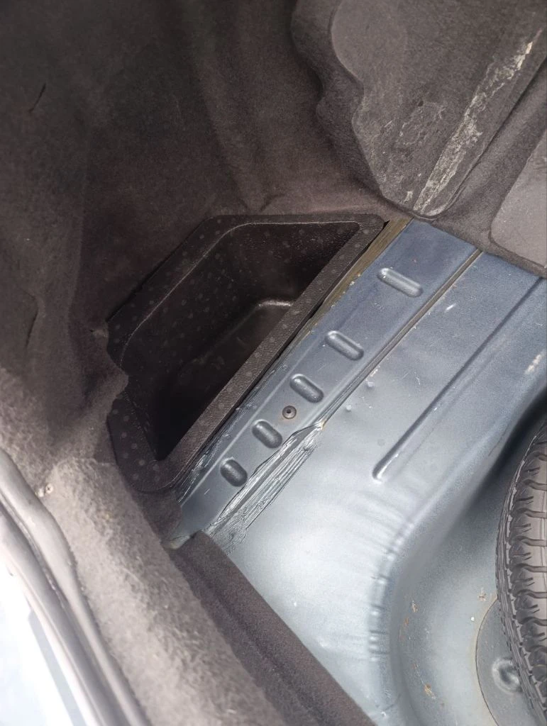 Продам lada priora 2012 года выпуска. я собственник, авто оформлено на меня!пробег 65 000 км родной!!! комплектация люкс! авто полностью обслужено, делать ничего не нужно! недавно были заменяны все жидкости: масло в моторе, масло в коробке, тормозная жидкость, антифриз немецкий хофер! по ходовой авто как мячик, также заменил все резинки, салейнблоки, 4 шруза тоже новые, колодки передние и задние! ремень генератора кондиционера, ремень грм 10тыс назад! под капотом заменяны все прокладки соединений, мотор не троит, не сопит, не течёт, работает всё ровно, гидрики не стучат! мотор родной, как есть, никто в него не лазил, масло от замены до замены! фильтр воздушный, салонный новые! кондёр морозит как надо! в фарах ближний и дальний хорошие леды, туманки линзы свет отличный! по кузову рыжиков нет, оброботона моволью : дно, арки, багажник, двери, капот! керамика 2 слоя! в родном окрасе, цвет "цунами". авто в живую смотриться достойно, лучше чем на фото! продажа по причине покупки другого авто! резина зимняя новоя!!! есть комплект летней, проехал один сезон! сигнализация с автозапуском "starline". любые проверки приветствуются! 650тыс руб. все вопросы по телефону! +79494782672 - фотография - 21