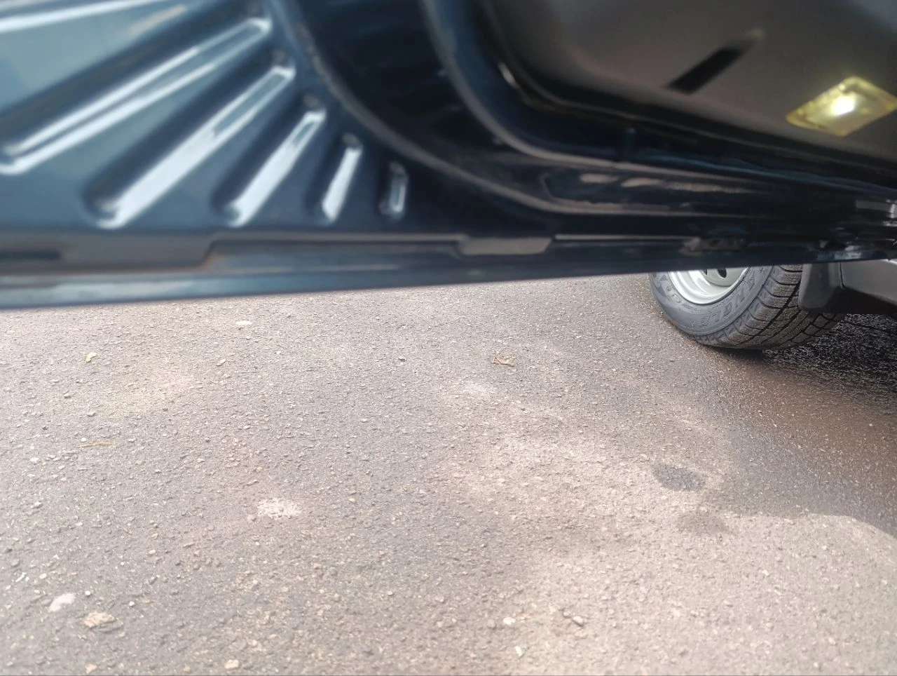 Продам lada priora 2012 года выпуска. я собственник, авто оформлено на меня!пробег 65 000 км родной!!! комплектация люкс! авто полностью обслужено, делать ничего не нужно! недавно были заменяны все жидкости: масло в моторе, масло в коробке, тормозная жидкость, антифриз немецкий хофер! по ходовой авто как мячик, также заменил все резинки, салейнблоки, 4 шруза тоже новые, колодки передние и задние! ремень генератора кондиционера, ремень грм 10тыс назад! под капотом заменяны все прокладки соединений, мотор не троит, не сопит, не течёт, работает всё ровно, гидрики не стучат! мотор родной, как есть, никто в него не лазил, масло от замены до замены! фильтр воздушный, салонный новые! кондёр морозит как надо! в фарах ближний и дальний хорошие леды, туманки линзы свет отличный! по кузову рыжиков нет, оброботона моволью : дно, арки, багажник, двери, капот! керамика 2 слоя! в родном окрасе, цвет "цунами". авто в живую смотриться достойно, лучше чем на фото! продажа по причине покупки другого авто! резина зимняя новоя!!! есть комплект летней, проехал один сезон! сигнализация с автозапуском "starline". любые проверки приветствуются! 650тыс руб. все вопросы по телефону! +79494782672 - фотография - 16