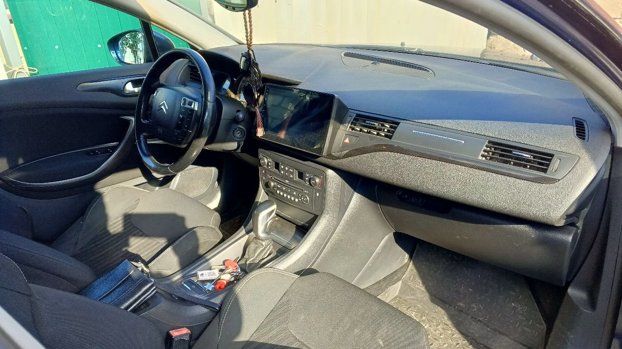 Ситроен с5 2008 года универсал: 2.0 бензин. пневмоподвеска работает отлично, ходовая на отлично, но есть мелочи которые нужно поменять. расскажу подробнее по телефону 750000т. р торг у капота. т(+79591224880):телеграм(+79495316209)пробег (230225) - фотография - 7