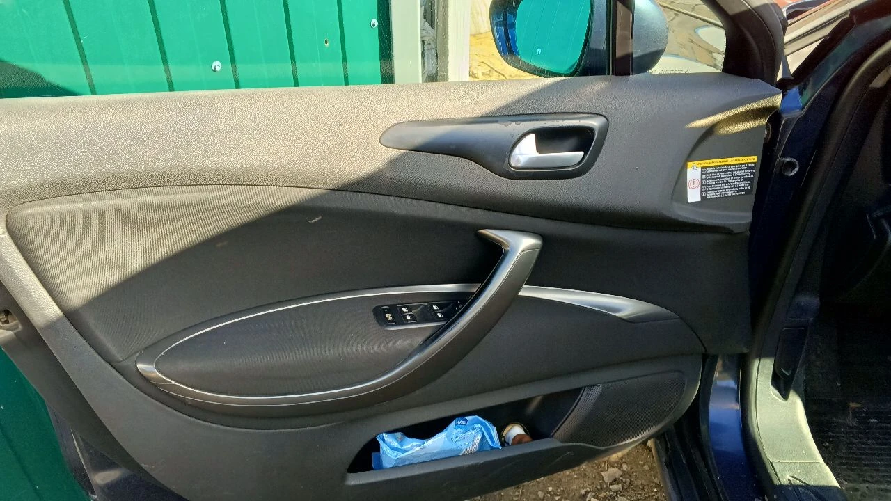 Ситроен с5 2008 года универсал: 2.0 бензин. пневмоподвеска работает отлично, ходовая на отлично, но есть мелочи которые нужно поменять. расскажу подробнее по телефону 750000т. р торг у капота. т(+79591224880):телеграм(+79495316209)пробег (230225) - фотография - 6