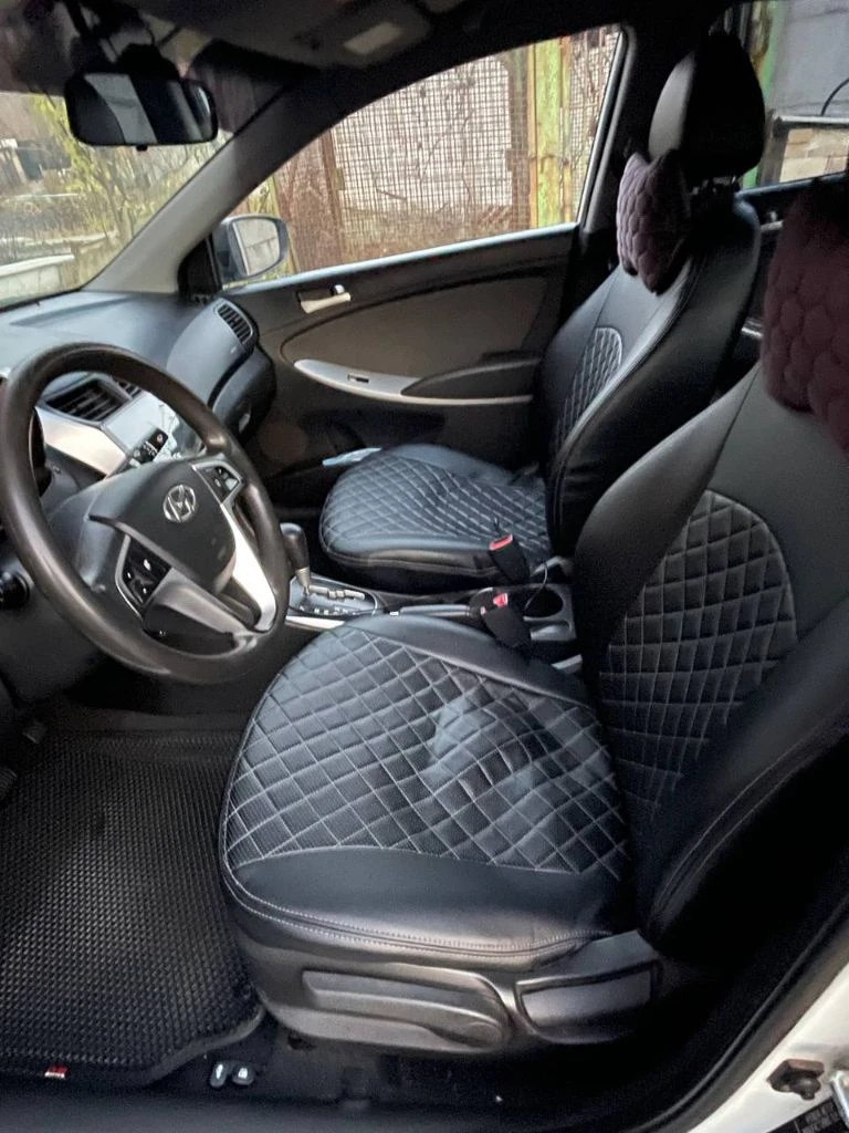 Hyundai solaris - 2011 +79495303468 павел осмотр горловка автомат 1.6 210 000 пробег мультируль, подогрев всех зеркал, передних сидений, 4 стеклоподъемника, сзади парктпоники, хорошая магнитола и музыка, все работает без проблем. есть моменты по лпк и трещина на лобовом стекле. 780 000 цена. новая зима резина - фотография - 6