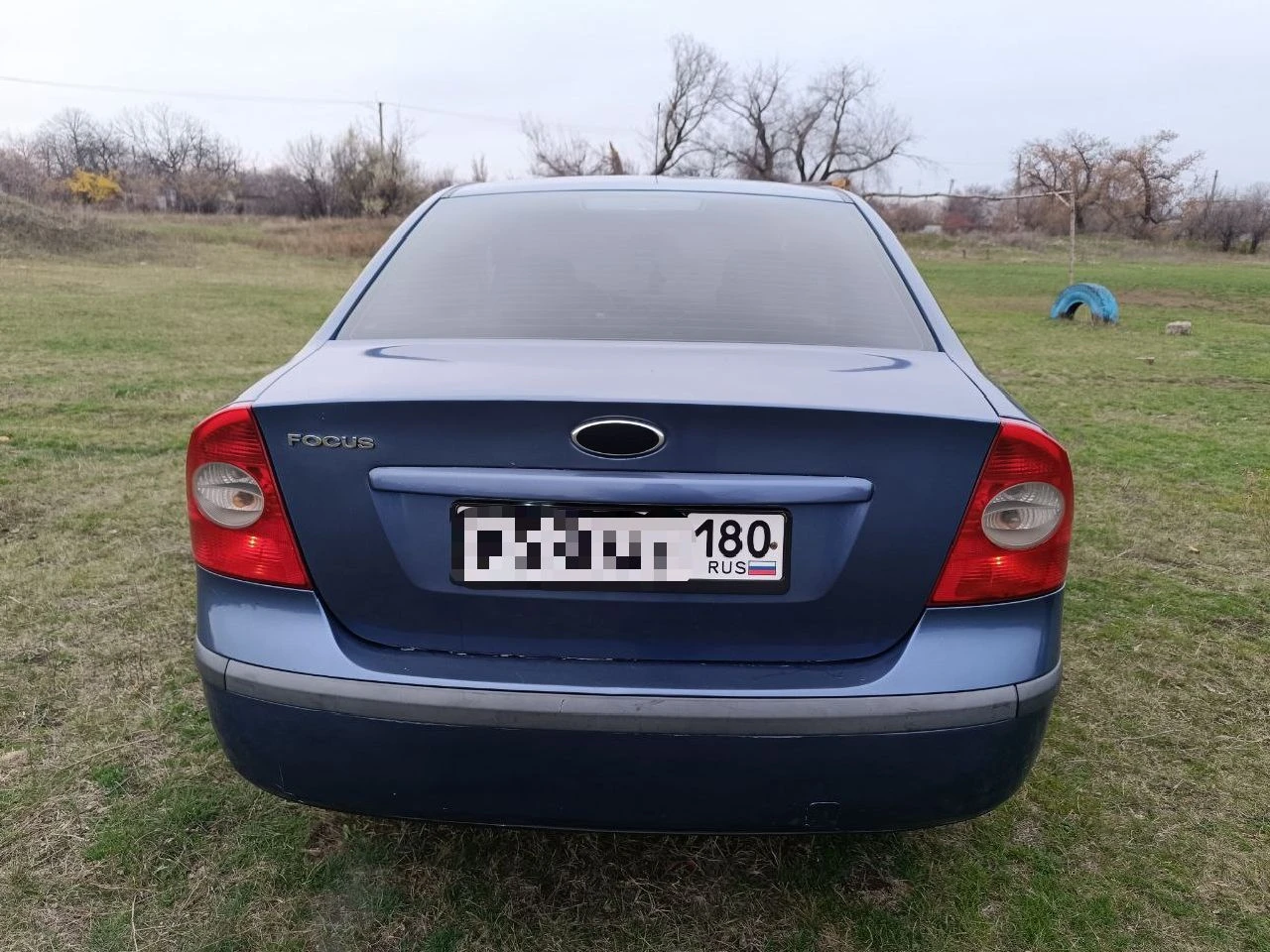Продам ford focus 2 2006 года. объём двигателя 1.8 (125 л. с. ) бензин. пробег 261тыс. установлен контрактный двигатель с пробегом 90 тыс. комплектация: стеклоподъёмники 2, кондиционер, подогрев окон, подогрев передних сидений, андроид экран, хорошее звучание музыки. ходовка в порядке. резина новая зима. с документами порядок. цена: 530 000. торг. вопросы по телефону: +79493286625 (теграмм, макс). - фотография - 2