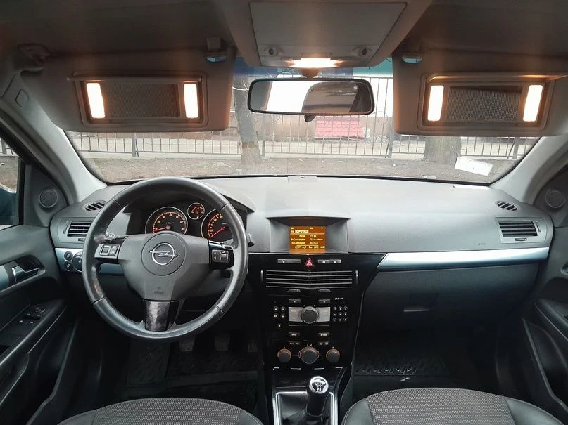 Астра н 1.6 z16xer 2007г. 196 пробег. не гнилая, оцинкована, всё работает, климат холодит, печка греет. подогрев передних сидений, зеркал и заднего стекла. два комплекта резины, зима шипы. цена 550т₽. торг у капота. макеевка. +79494069690.если не на связи звоните после 15.00 - фотография - 6