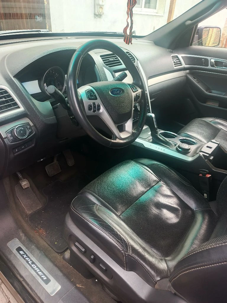 Форд эксплорер 2013года бензин, двигатель 3.5, коробка автомат. салон 6 мест цена 1730000руб тел+79591835593 - фотография - 3