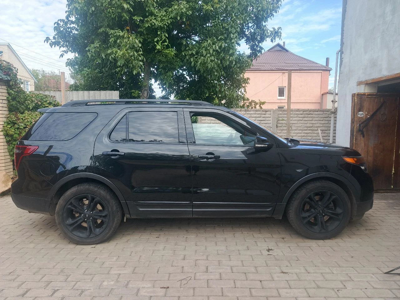 Форд эксплорер 2013года бензин, двигатель 3.5, коробка автомат. салон 6 мест цена 1730000руб тел+79591835593 - фотография - 2