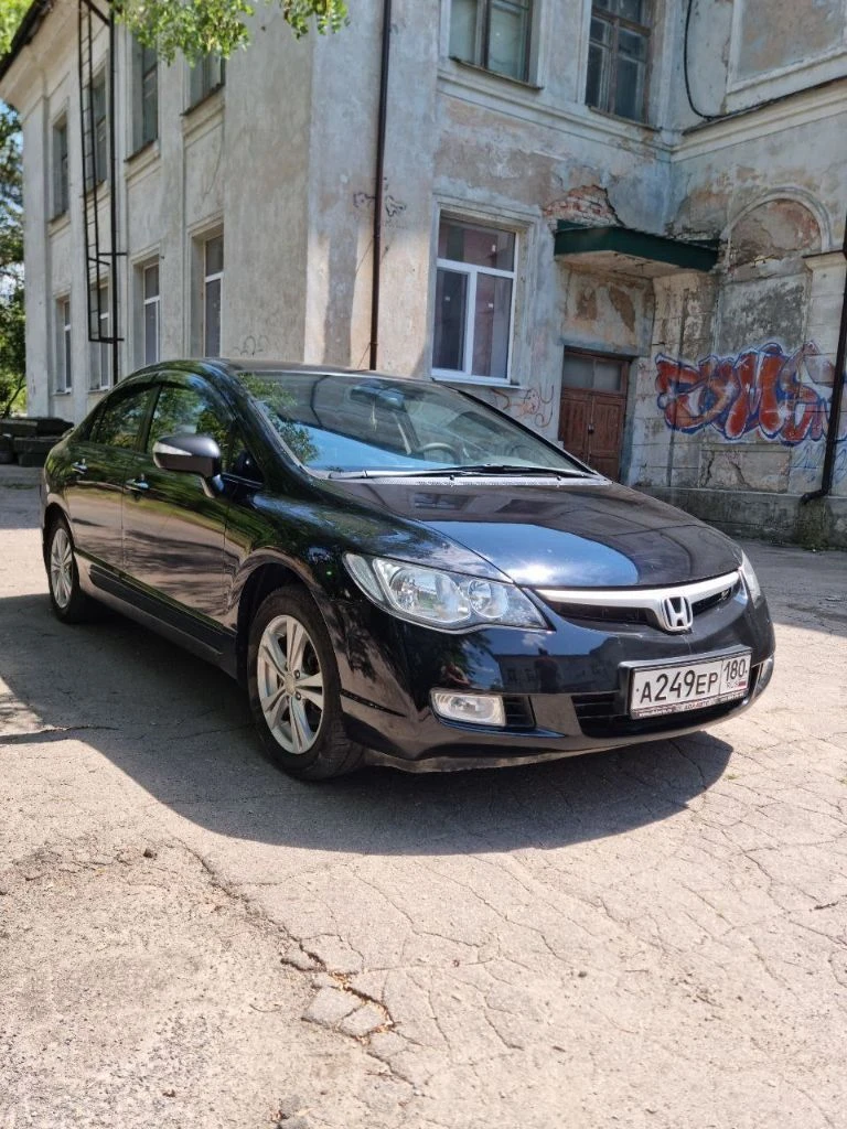 Продам honda civic 2007 года с родным пробегом 270000. мотор 1.8 (цепной) масло не кушает, от слова совсем, от замены до замены. коробка автомат 5-ступенчатый (aisin). по кузову в нормальном состоянии. не стройте иллюзий, есть крашеные элементы, машине почти 20 лет, дыр нет. есть чеки по ремонту за 2024-2025 год, что было сделано. новый аккумулятор, и только что сделано т. о. (чеки тоже прилагаются). по документам полный порядок, я владелец. зимняя резина в подарок. цена 720 тысяч, естественно небольшой торг. +7 (949) 311-61-51 - фотография - 6