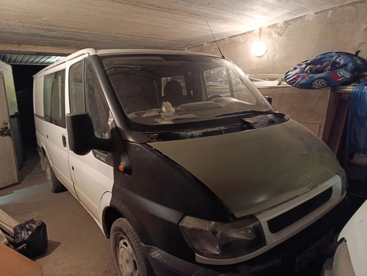 Продам ford trsnsit 2006 г. в. 2.2 турбодизель, передний привод, мест 5+1, в хорошем состоянии, двиг... - фотография