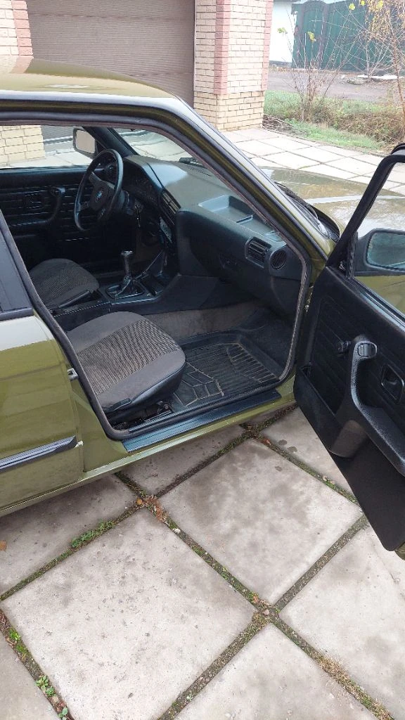 Bmw 316 1984 года. мотор м10b18 карбюратор. цвет по тех. паспорту зеленый. цена 365 тыс. руб. восстанавливал для себя, полностью авто разбирали, производилась лазерная чистка очагов коррозии, сварочные работы (переварены и усилены пороги) и устоанены все дефекты. полная покраска и обработка кузова. установлено новое лобовое стекло, т. к. старое было с трещиной. подвеска сбитая. мотор и кпп работают. вообщем собрал стоковую е30. документы укр. гос номер один. спец. учет. на вопрос почему продаю, мой батя учюдил и надо помочь выйти из ситуации. телефон +79494352454 - фотография - 6