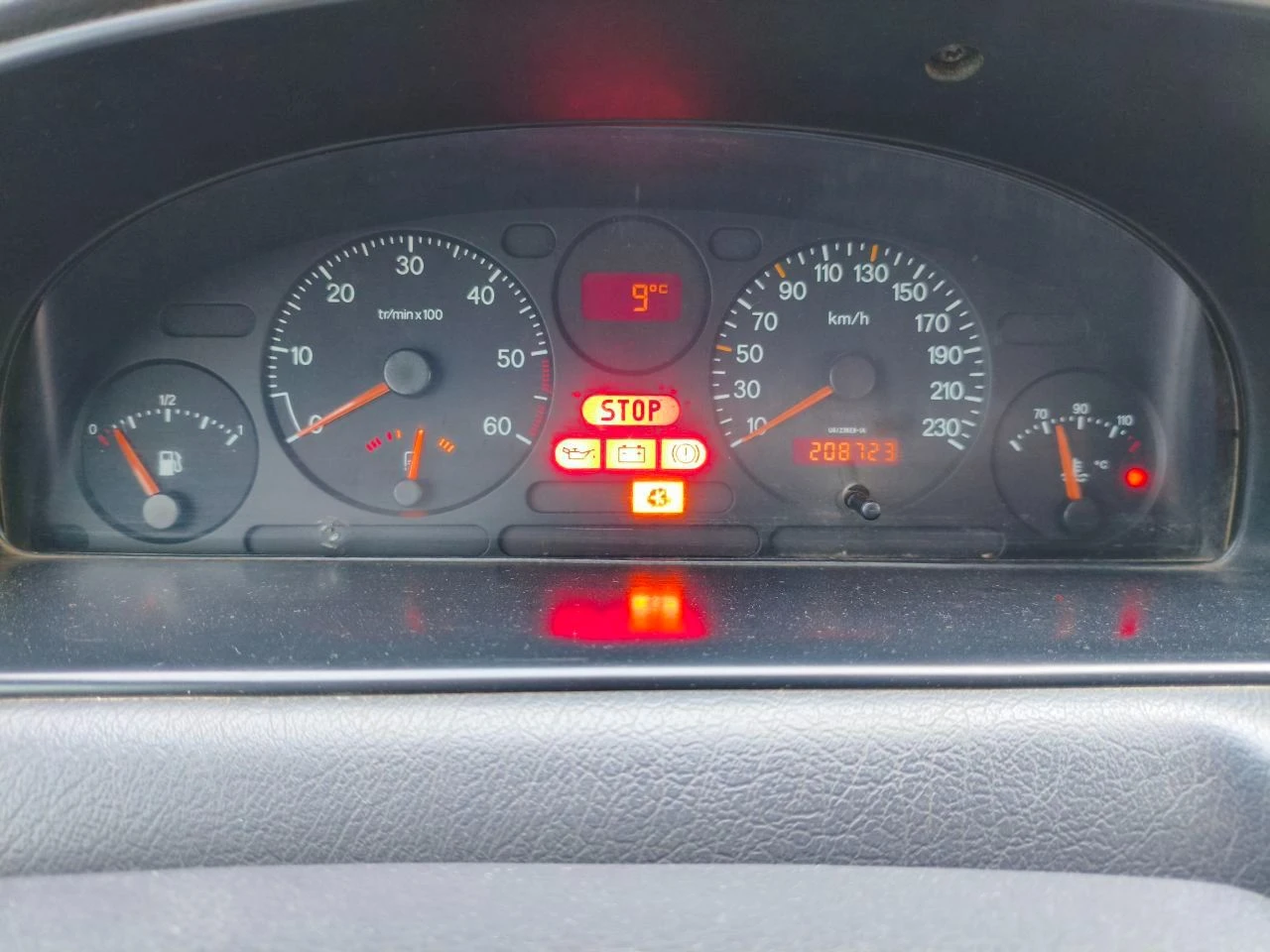 Пежо эксперт 2005 г. 2.0 нди в хорошем состоянии. 750000 р. тел. +79493354096 - фотография - 15