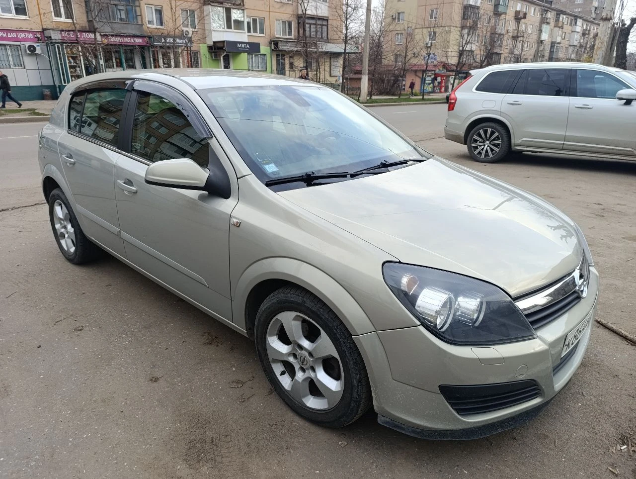 Продам свой автомобиль opel astra h 1.6 бензин механика 5 работает все исправно кузов весь в родном окрасе без гнили, ровный авто пригонялось в 2017 году из германии салон отличный климат 2 ключа, книжки, страховка я собственник цена 650т. р осмотр в городе перевальск +79591400470 - фотография - 6