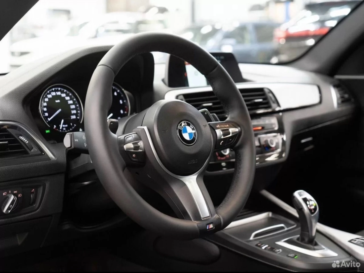 Продам свой личный автомобиль 2017г в отличном состоянии. машина пригнана и прошла 170000 по немецким дорогам, сейчас пробег 240000. коробка автомат, в м-пакете 224 л. с. я в россии второй владелец. своевременное обслуживание в профессиональном сервисе бмв, салон ухожен, в машине не курили!!! машина ухоженная все обслужено, ничего делать не надо. новая зимняя резина. два комплекта ключей, сервисная книжка. обмен не интересует. +79882535659 ватсап, торг у капота - фотография - 5