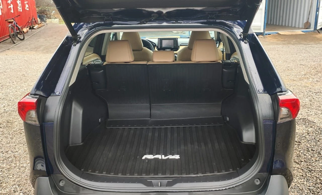 Продам тойота раф 4 2021 год, двигатель 2,5 бензиновый атмосферник 205 л. с. автомат, полный привод, салон бежевая кожа, подогрев сидений, мультируль с подогревом, раздельный климат, люк, открытие багажника кнопкой, заменены масла, фильтра, пробег 107 тыс. км. авто в идеальном состоянии. цена 3,3 млн. детально по телефону+79493560528, +79493202480 - фотография - 6