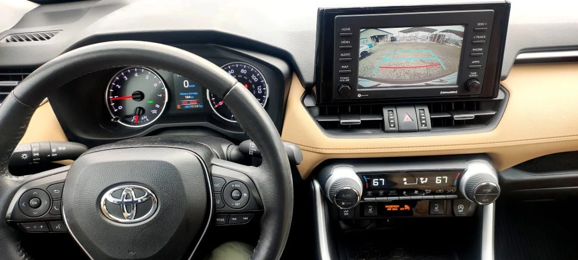 Продам тойота раф 4 2021 год, двигатель 2,5 бензиновый атмосферник 205 л. с. автомат, полный привод, салон бежевая кожа, подогрев сидений, мультируль с подогревом, раздельный климат, люк, открытие багажника кнопкой, заменены масла, фильтра, пробег 107 тыс. км. авто в идеальном состоянии. цена 3,3 млн. детально по телефону+79493560528, +79493202480 - фотография - 9