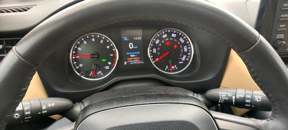 Продам тойота раф 4 2021 год, двигатель 2,5 бензиновый атмосферник 205 л. с. автомат, полный привод, салон бежевая кожа, подогрев сидений, мультируль с подогревом, раздельный климат, люк, открытие багажника кнопкой, заменены масла, фильтра, пробег 107 тыс. км. авто в идеальном состоянии. цена 3,3 млн. детально по телефону+79493560528, +79493202480 - фотография - 8