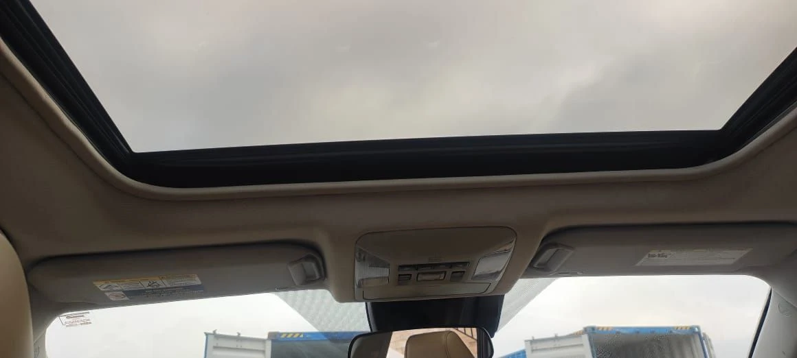 Продам тойота раф 4 2021 год, двигатель 2,5 бензиновый атмосферник 205 л. с. автомат, полный привод, салон бежевая кожа, подогрев сидений, мультируль с подогревом, раздельный климат, люк, открытие багажника кнопкой, заменены масла, фильтра, пробег 107 тыс. км. авто в идеальном состоянии. цена 3,3 млн. детально по телефону+79493560528, +79493202480 - фотография - 10