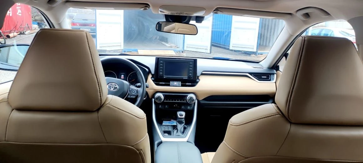 Продам тойота раф 4 2021 год, двигатель 2,5 бензиновый атмосферник 205 л. с. автомат, полный привод, салон бежевая кожа, подогрев сидений, мультируль с подогревом, раздельный климат, люк, открытие багажника кнопкой, заменены масла, фильтра, пробег 107 тыс. км. авто в идеальном состоянии. цена 3,3 млн. детально по телефону+79493560528, +79493202480 - фотография - 7