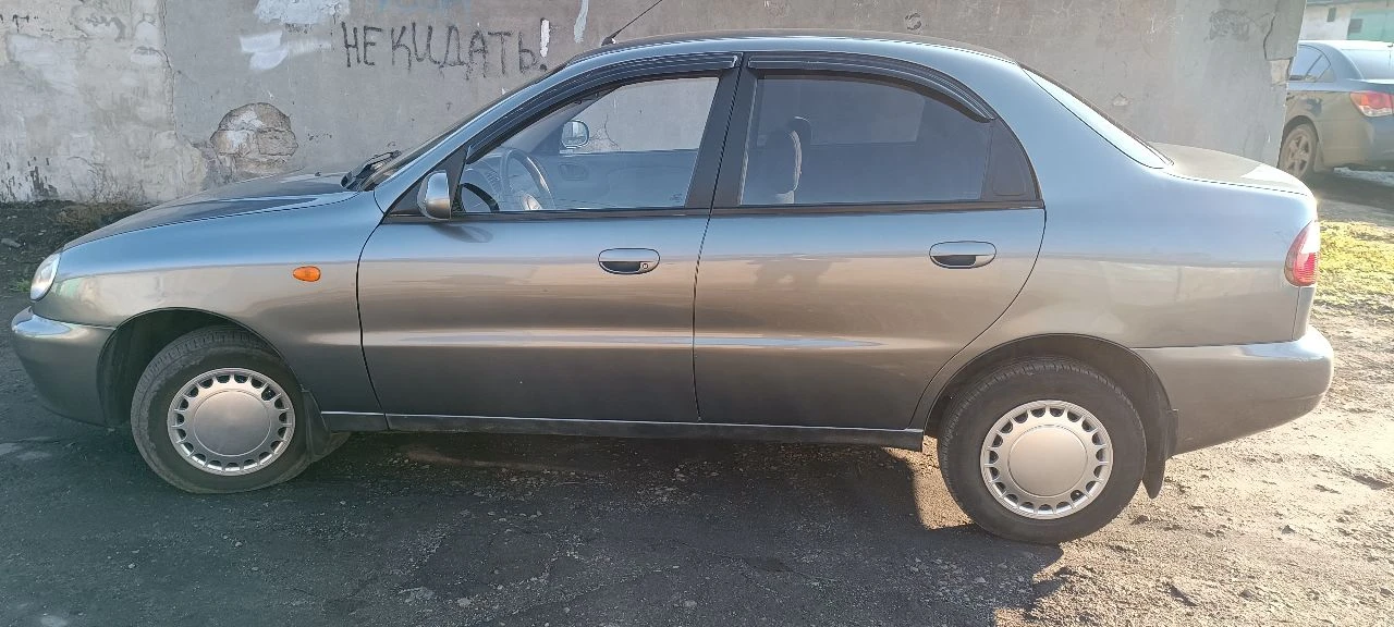 Продам daewoo lanos цена 380 000 тыс. торг в очень хорошем состоянии, полностью обслужена! один владелец за всё время! по документам полное переоформление в мрэо год выпуска 2008 пробег 201 тыс. км мотор 1.5 бензин комплектация: эсп передние, птф, гур сигнализация, цз комплект зимних колёс прилагается осмотр г. макеевка +7 949 607 41 82 цена 380 000 тыс. торг - фотография - 2