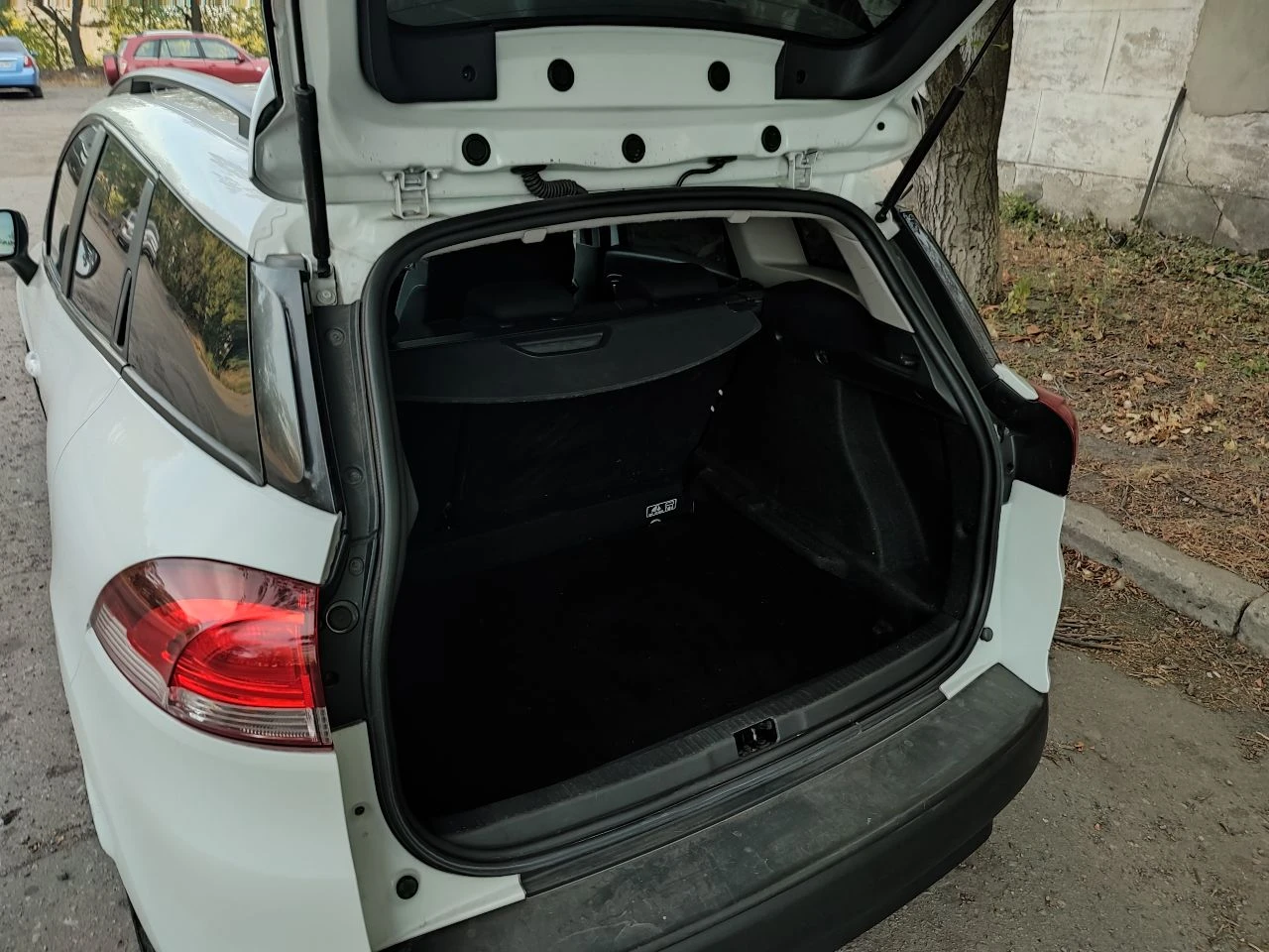 Рено. клио. 2017. год. 72. т. км. пробег. состояние. нового авто. тел. +79493373857 - фотография - 3