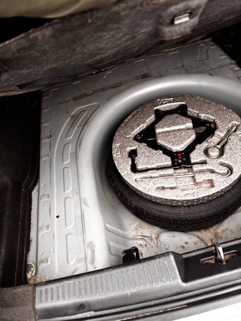 Chevrolet aveo t-300 2012 года механика, пробег 225 т. км. авто в хорошем состоянии, все стекла родные, заводской окрас. кондиционер, электрорегулировка зеркал, два комплекта резины. продажа от собственника: +79495901712. цена: 660 т. р. торг. - фотография - 8