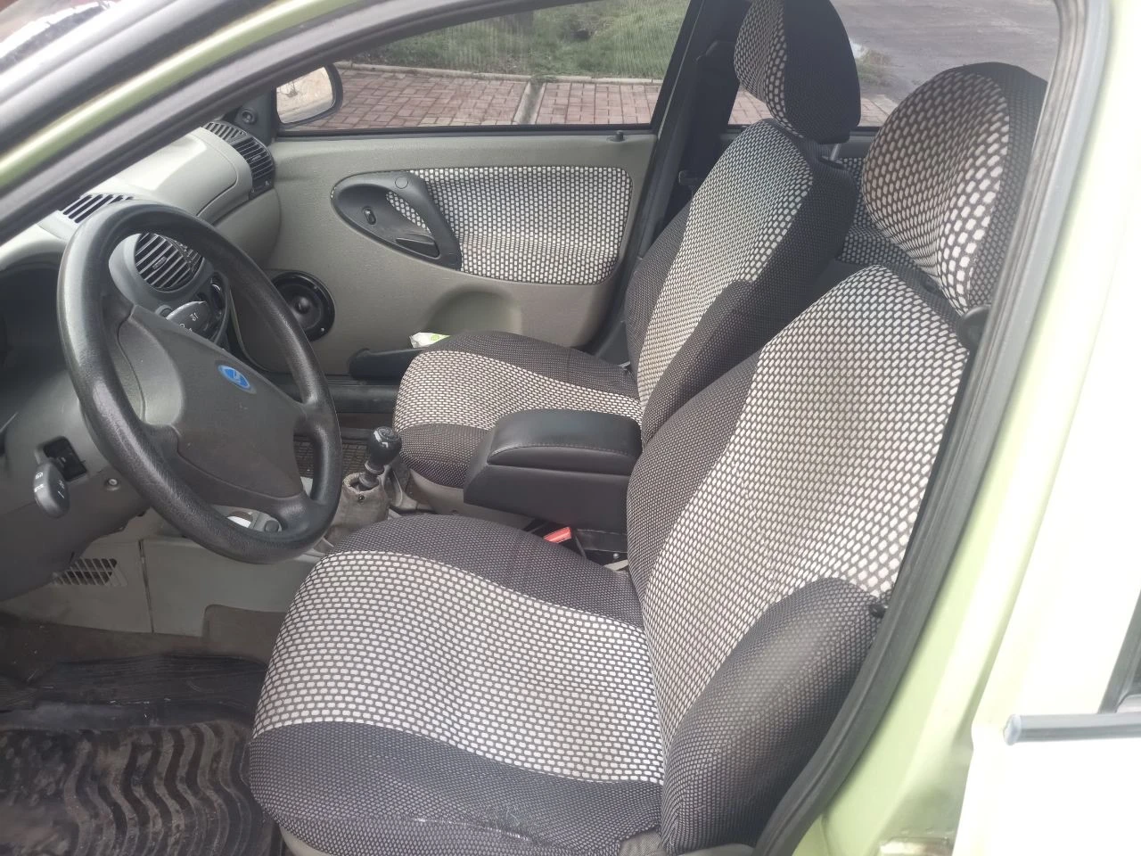 Лада калина 2006 г, пробег 136000, зимняя резина плюс. 300000 торг. в дтп не была. краска оригинальная. в салоне не курили. тел. +79493362504 сергей - фотография - 3