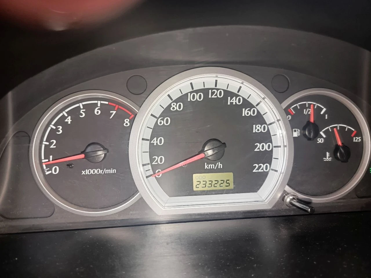 Продам chevrolet nubira, 1.6 бензин, механика 233 тыс. родного пробега. один хозяин по птс. без дтп, 2004г. кузов и салон в хорошем состоянии. хорошая комплектация. все электро стеклоподъёмники, электро зеркала, мультируль, штатный магнитофон. комплект летней резины на дисках. осмотр луганск, цена 550 тыс. ₽. небольшой торг присутствует. +7959-190-87-18. - фотография - 7