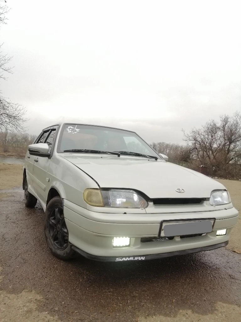 В продаже ваз 2115, 2005г. , объем 1.5л, бодрый мотор. цена 265 тыс. руб. торг уместен техника хорошая. масла, фильтра поменяны, новый генератор, ремень на него, свечи, бронепровода, катушка зажигания, мотор работает отлично, не троит, не дымит, запускается с пол тычка. коробка без нареканий, не выбивает, не хрустит. кузов ровный, без рыжиков. дно, пороги, стаканы, низа дверей целые. лобовое целое. электрика исправна, 2 эл. стеклоподъёмника. гранта зеркала с повторителями. музыка sony играет хорошо. резина зима шипы r14, на литье. автомобиль на полном ходу. салон ухожен. печка греет. клиренс высокий. документы чистые, без штрафов, запретов, ограничений. переоформление без проблем, дкп на руках. местный учёт. осмотр: макеевка, шахтерск +79496306865 - фотография - 3