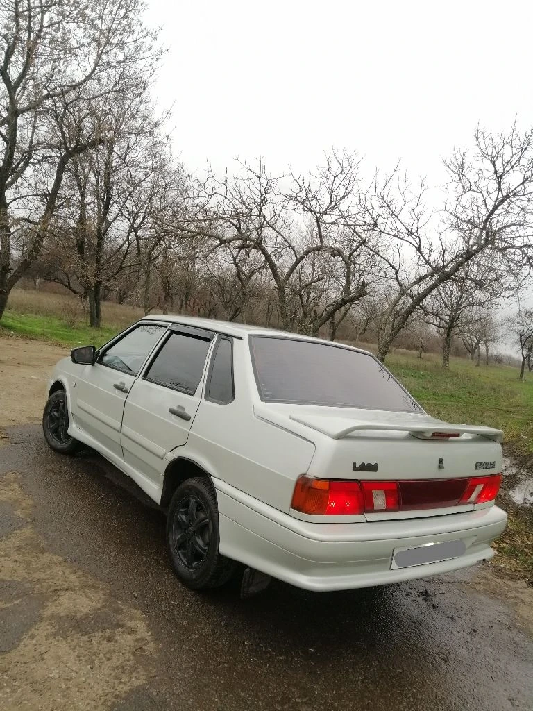 В продаже ваз 2115, 2005г. , объем 1.5л, бодрый мотор. цена 265 тыс. руб. торг уместен техника хорошая. масла, фильтра поменяны, новый генератор, ремень на него, свечи, бронепровода, катушка зажигания, мотор работает отлично, не троит, не дымит, запускается с пол тычка. коробка без нареканий, не выбивает, не хрустит. кузов ровный, без рыжиков. дно, пороги, стаканы, низа дверей целые. лобовое целое. электрика исправна, 2 эл. стеклоподъёмника. гранта зеркала с повторителями. музыка sony играет хорошо. резина зима шипы r14, на литье. автомобиль на полном ходу. салон ухожен. печка греет. клиренс высокий. документы чистые, без штрафов, запретов, ограничений. переоформление без проблем, дкп на руках. местный учёт. осмотр: макеевка, шахтерск +79496306865 - фотография - 5