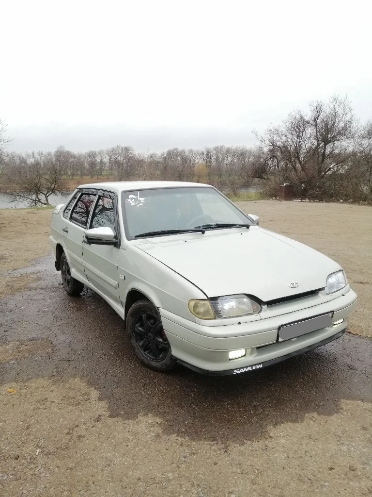 В продаже ваз 2115, 2005г. , объем 1.5л, бодрый мотор. цена 265 тыс. руб. торг уместен техника хорошая. масла, фильтра поменяны, новый генератор, ремень на него, свечи, бронепровода, катушка зажигания, мотор работает отлично, не троит, не дымит, запускается с пол тычка. коробка без нареканий, не выбивает, не хрустит. кузов ровный, без рыжиков. дно, пороги, стаканы, низа дверей целые. лобовое целое. электрика исправна, 2 эл. стеклоподъёмника. гранта зеркала с повторителями. музыка sony играет хорошо. резина зима шипы r14, на литье. автомобиль на полном ходу. салон ухожен. печка греет. клиренс высокий. документы чистые, без штрафов, запретов, ограничений. переоформление без проблем, дкп на руках. местный учёт. осмотр: макеевка, шахтерск +79496306865 - фотография - 2