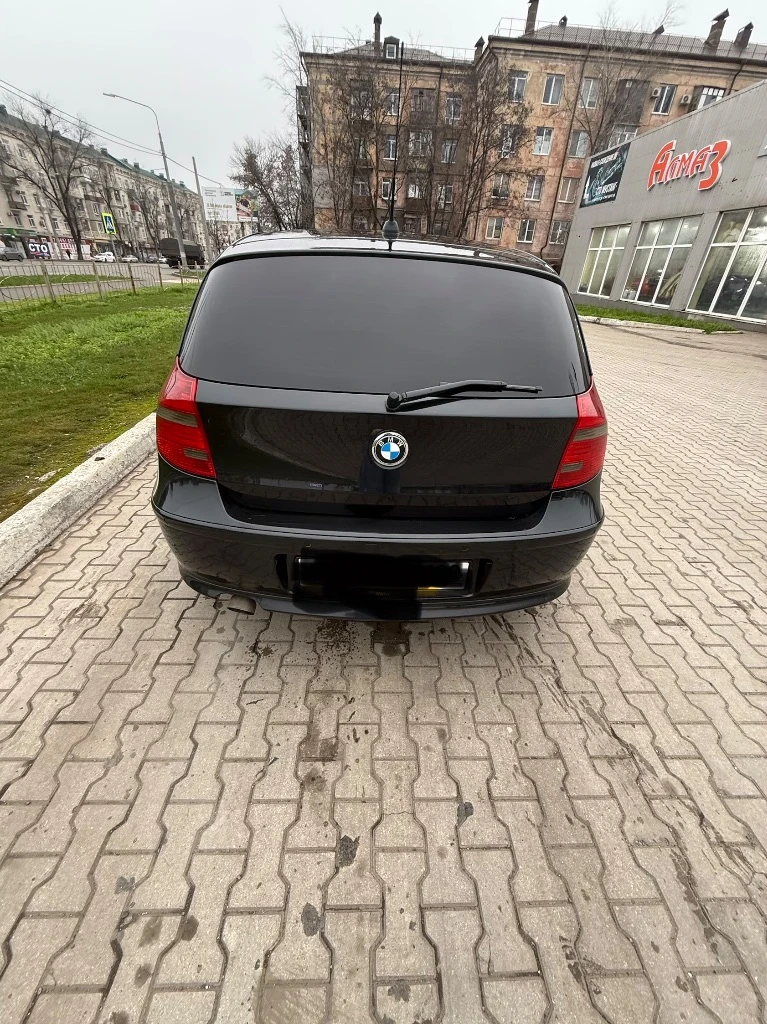 Продается bmw 116i. машина в идеальном состоянии. дополнительных вложений не требует. диски титановые за 200 тыс. рублей. лимитированная серия выпуска bmw 116i. звонить или писать на телеграмм +79491270777 - фотография - 3