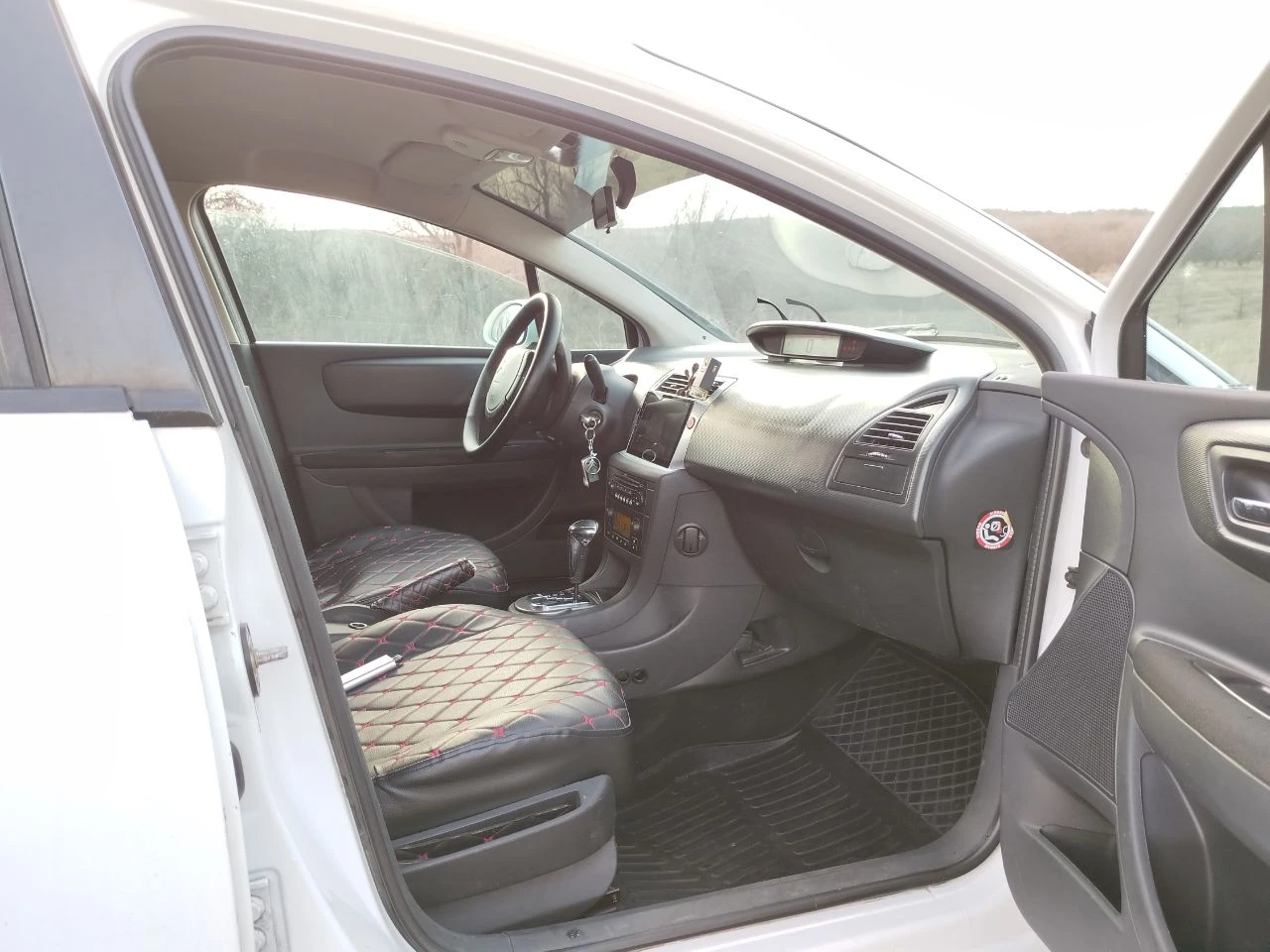 «ситроен с4», 2008, 1,6, 109 л. с. , пробег 226, коробка автомат. собственник, переоформление обязательно. цена 400, покупателю торг. +79497134905. находится в староигнатьевке, тельмановский р-н. возможен обмен. - фотография - 6