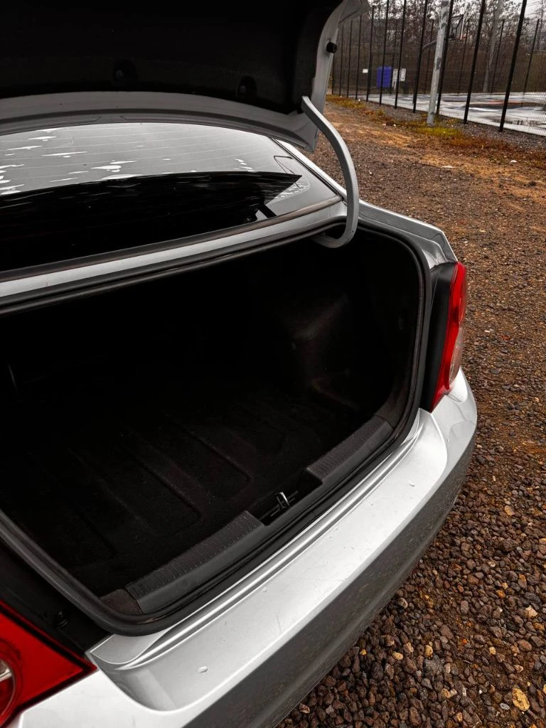 🔥цена 570 огонь🔥торг на бенз. продажа от собственника шевроле авео т-300 2012 года. 1,6 бенз. газа никогда не было. пробег 225 т. км заводской окрас, стекла все родные. кондиционер, электрорегулировка зеркал, 4 электростеклоподъемника, шумо-виброизоляция дверей, сигнализация с автозапуском, заменена штатная магнитола, два комплекта резины (отходила один сезон) два комплекта ключей. тел: +79495901712. - фотография - 4