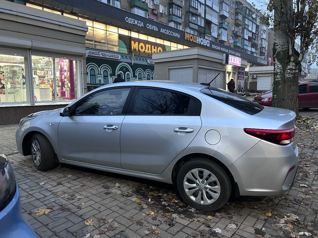 Kia rio
Год выпуска 2017 год
Коробка автомат, 6-ти ступенчатая
1,6
Пробег 73 тыс. Км
Машина в отличном состоянии, новый жк дисплей на андроиде, с навигатором. Машина обслужена полностью, вложений не требует никаких, двигатель работает отлично, коробка отлично, по ходовке ни одного постороннего звука. Макеевка
Цена: 1,4 млн. ₽.
📞 Звоните: +7(949)3846069 - фотография - 4