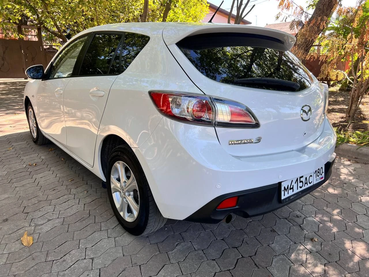 Mazda 3 2012 г. в двигатель 1.6 автомат классический автомобиля в родном окрасе на все 💯, без дтп. пробег родной, кузов без рыжиков и царапин. техника на отлично, масло только поменял, конд рабочий, резина хорошая. салон целый и опрятный. автомобиль без вложений цена 980 тыс. тел 89495006430 - фотография - 8