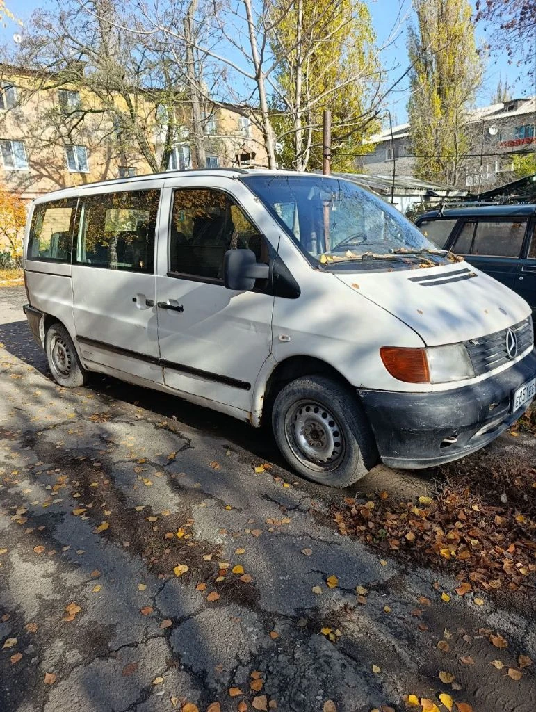 Продам mercedes-benz 108d, 1999 года выпуска. пассажирский 8 мест. сделан капремонт головки, двигатель не до конца собран, запчасти в наличие все. в остольном состояние удовлетворительное. осмотр донецк днр. цена 300 000, торг. все вопросы по телефону +79493466989 мария - фотография - 2