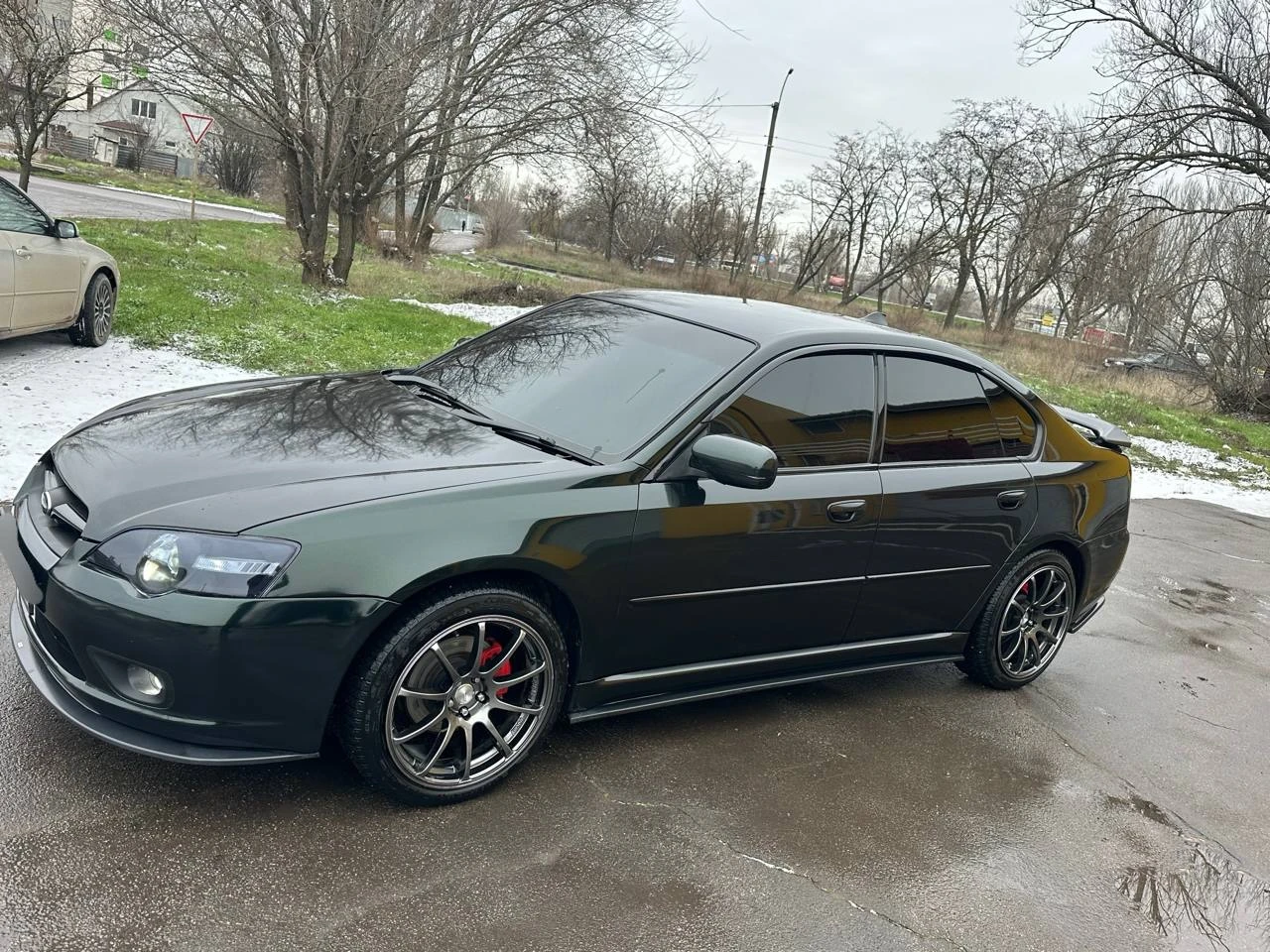 Продам 🚘subaru legacy 📆2004 ⛽️2.0l 🛣270000км 🛞4wd ⚙мкпп 💷1.050.000 руб автомобилем владею с 2021 года, много чего было сделано по внешнему виду, в салоне, делал для себя. в прошлом году ставил новый мотор, все чеки имеются. резкая пуля, дорогу хорошо держит, взгляды собирает, цвет перелевающий с зеленого в черный. правый руль. обмен не предлагать. остальное лс telegram- @orlaid0 🗺мариуполь 📲+7 9537779133 - фотография - 5