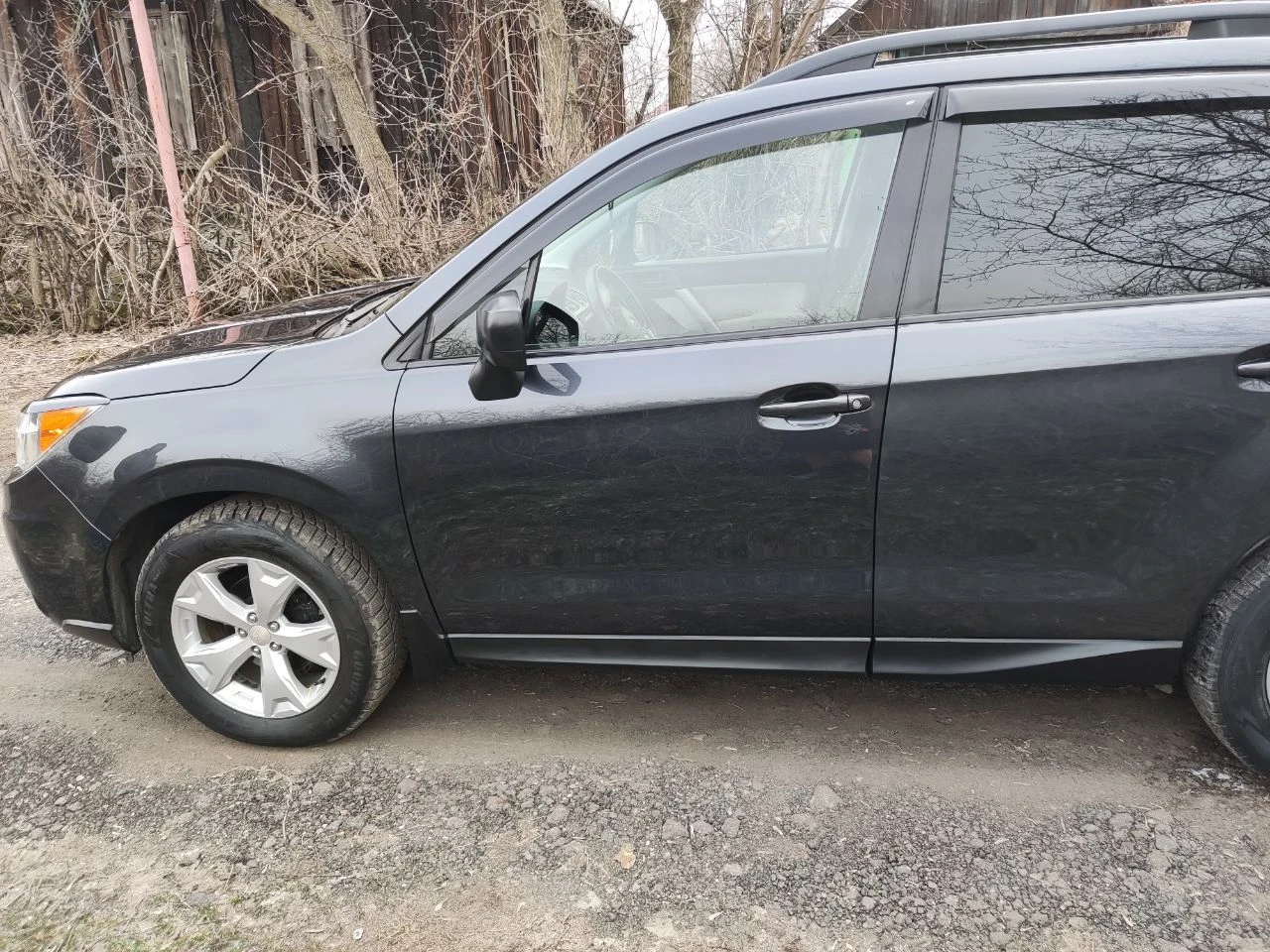 Продам subaru forester. объем 2.5 двигатель атмосферник ( 170л. сил), полный привод рестайлинг 2015 г. по америке. коробка вариатор, пробег 110 миль/ 160 тыс. км. авто владею с 2023 года, в ноябре заменил тормозные колодки и масло в двигателе. достойное состояние всего автомобиля. летняя резина в комплекте. цена 1,75 млн руб. телефон +79493754315 - фотография - 3