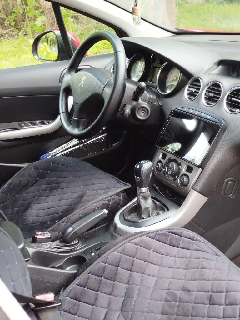 ❗️420 тысяч❗️продам пежо 308 1,6 бензин 2008 года, мкпп, панорамная крыша, лэд свет, полный фарш, датчик света, датчик дождя, складываются зеркала, климант контроль, подогрев сидений, мульти медиа, резина лето новая на легксплавных дисках, зима один сезон на дисках и колпаки, авто полностью обслужено и ни каких вложений не требуются, автомобиль жены более трех лет не перекупы цена авто 420 тыс, руб тел +79494527429 или в л/с - фотография - 4