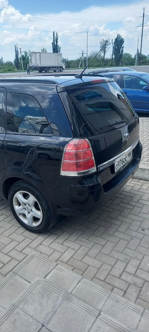 Продам opel zafira b 2007 1.6 (газ метан заводская установка) с пробегом 220000 км. 7 мест. экономный автомобиль в хорошем техническом состоянии, не требующий вложений. цена 650 тыс. руб. +7 949 327 19 90+7 949 305 08 38 г. харцызск - фотография - 7