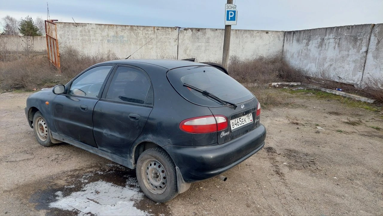 Заз chance, chevrolet lanos и daewoo lanos. это тот один и тот же автомобиль. продаётся заз chance с очень надёжным opel(опелевским) двигателем 1,5 л. экономичный и надёжный для городской и сельской месности автомобиль. преимущества: * очень надёжный двигатель opel(опелевский)1,5л: бензин + газ(гбо), отличная тяга, прост в ремонте. * очень надежная коробка передач opel(опелевская): 5-ступенчатая механическая. * расход топлива: 6,7 л/100 км на бензине, экономия до 60% на газу. * имеется: кондиционер, подогрев заднего стекла, регулировка рулевой колонки(редкая комплектация). * стоит идеальная зимнея резина на 14-дюймовых дисках. * электроподъёмники передних стёкол, центральный замок. * аудиосистема (cd/mp3, 4 динамика), противотуманные фары. * подушка безопасности водителя. история владения: * третий владелец, в эксплуатации более 3 лет. * регулярное техническое обслуживание, без дтп, кузов в хорошем состоянии имеются временные ньюансы на фото видно. автомобиль полностью готов к эксплуатации, с прозрачной историей и надёжным двигателем. звоните или пишите для отве́чу на все вопросы. ps: реальному покупателю хороший торг! - фотография - 3