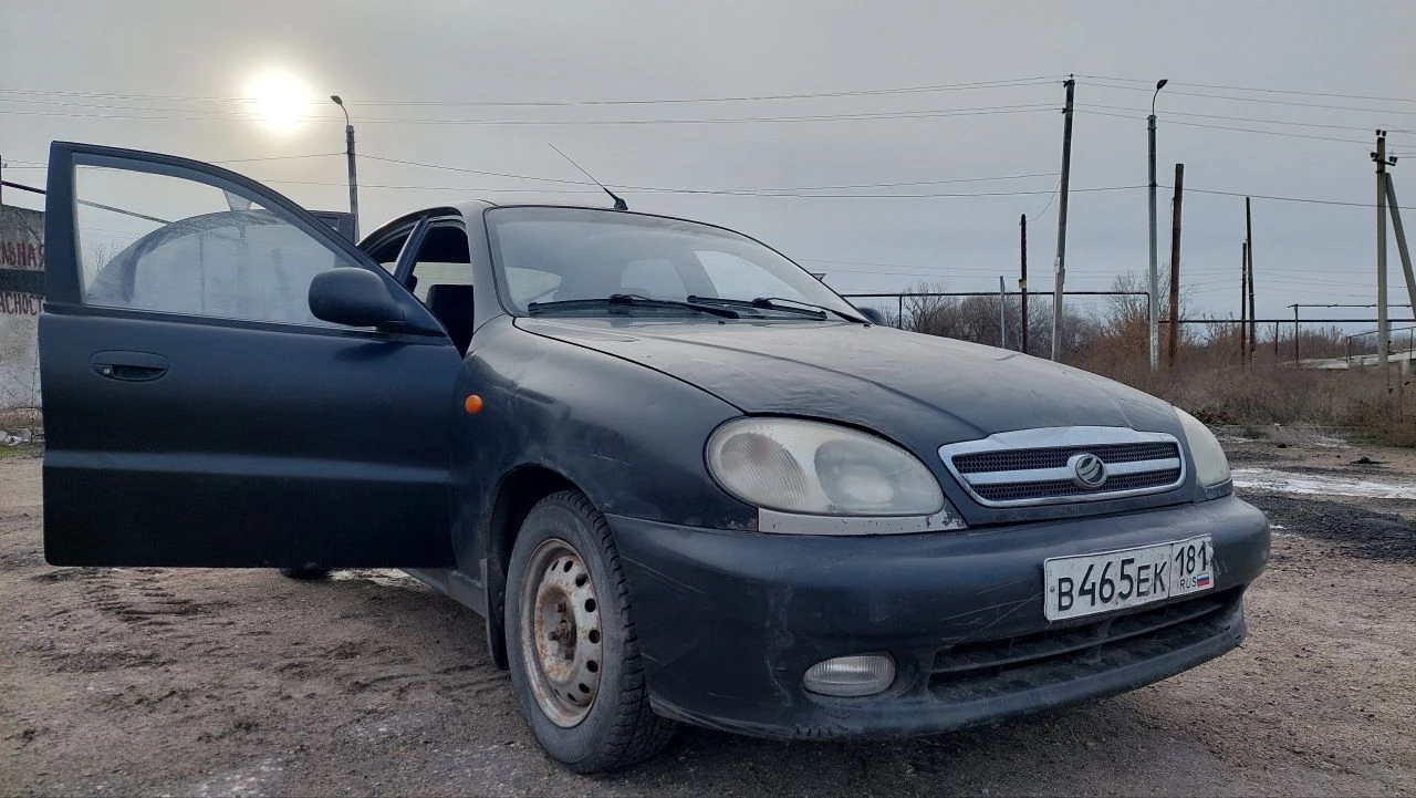 Заз chance, chevrolet lanos и daewoo lanos. это тот один и тот же автомобиль. продаётся заз chance с очень надёжным opel(опелевским) двигателем 1,5 л. экономичный и надёжный для городской и сельской месности автомобиль. преимущества: * очень надёжный двигатель opel(опелевский)1,5л: бензин + газ(гбо), отличная тяга, прост в ремонте. * очень надежная коробка передач opel(опелевская): 5-ступенчатая механическая. * расход топлива: 6,7 л/100 км на бензине, экономия до 60% на газу. * имеется: кондиционер, подогрев заднего стекла, регулировка рулевой колонки(редкая комплектация). * стоит идеальная зимнея резина на 14-дюймовых дисках. * электроподъёмники передних стёкол, центральный замок. * аудиосистема (cd/mp3, 4 динамика), противотуманные фары. * подушка безопасности водителя. история владения: * третий владелец, в эксплуатации более 3 лет. * регулярное техническое обслуживание, без дтп, кузов в хорошем состоянии имеются временные ньюансы на фото видно. автомобиль полностью готов к эксплуатации, с прозрачной историей и надёжным двигателем. звоните или пишите для отве́чу на все вопросы. ps: реальному покупателю хороший торг! - фотография - 9