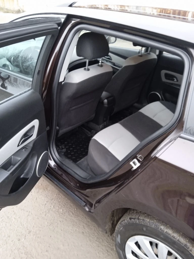 Продам chevrolet cruze 1.8 2014 г. пробег 150 т. к. м. состояние автомобиля отличное, как внешне, так и технически! салон как новый, без повреждений. вся электрика работает без нареканий! пробег родной! салон чистый и ухоженный. летний комплект практически новой резины. я второй владелец. переоформление в мрэо цена : 1100 000 р. более детальная информация по телефону +79493454870 ( телеграмм, макс) сергей - фотография - 4