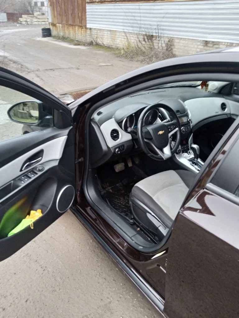 Продам chevrolet cruze 1.8 2014 г. пробег 150 т. к. м. состояние автомобиля отличное, как внешне, так и технически! салон как новый, без повреждений. вся электрика работает без нареканий! пробег родной! салон чистый и ухоженный. летний комплект практически новой резины. я второй владелец. переоформление в мрэо цена : 1100 000 р. более детальная информация по телефону +79493454870 ( телеграмм, макс) сергей - фотография - 3