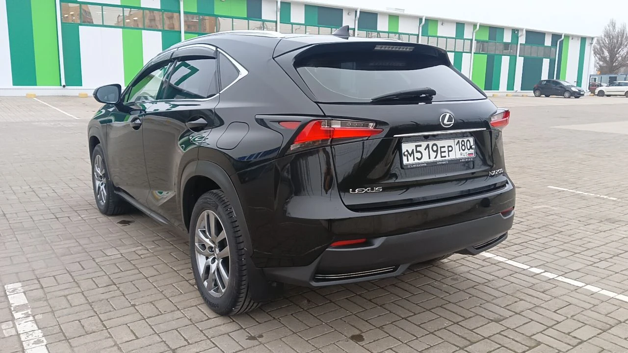 Lexus nx, 2015 год — отличное состояние, родной пробег 99300, новая резина продаю свой lexus nx 2015 года в достойном, полностью сохранённом состоянии. автомобиль обслуживался вовремя, эксплуатировался аккуратно и бережно. машина не требует никаких вложений — сел и поехал. преимущества автомобиля: чёрный кузов — стильный, ухоженный внешний вид кремовый кожаный салон — чистый, аккуратный, визуально очень приятный родной, честный пробег новая резина все агрегаты надёжные и ресурсные — двигатель и вариатор работают плавно и уверенно подвеска в отличном состоянии, ход мягкий и комфортный. автомобиль реально доставляет удовольствие от вождения. кузов без коррозии, салон без потертостей чистая история, технически полностью исправен, готов к любым проверкам отличный вариант для тех, кто хочет ухоженный lexus nx без вложений. цена-2500000р +79493931684 +79099821743 - фотография - 7