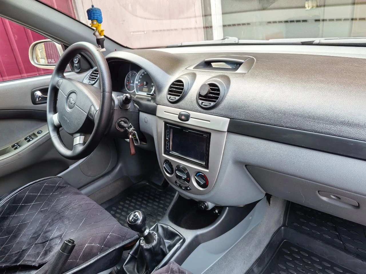 Шевроле лачетти универсал. двигатель 1.6. пробег 120 000, состояние хорошее. комплектация предмаксимальная. цена 680 000, торг. амвросиевка. +79494703085. - фотография - 5