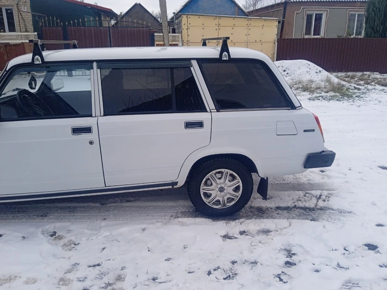 Ваз 21043, 2002г пробег 97 тыс. км, передние стеклоподъёмники, центр. замок, сигнализация, заменил все масла и фильтра, помпа тосол 2 радиатора патрубки, электрон. зажигание, тормозные диски, колодки передние задние шаровые, саленблоки трапеция, маятник, новая зимняя резина. собственник цена 295 торг. +79494714057 - фотография - 8