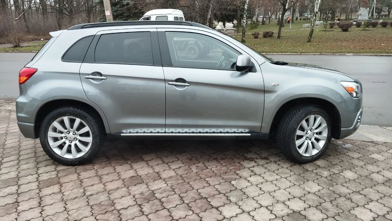 Продам митсубиси аутлендер спорт(asx) 2011 года выпуска, двс 2.0л бензин 150 л. с. , кпп вариатор полный привод, 145000 км пробега. авто в отличном состоянии. автомобиль технически полностью исправен как походовой, так и по двигателю и коробке, без нареканий. масло в двигателе и коробке недавно менялось, аккумулятор новый. из опций: кондиционер, панорамная крыша, безключевой доступ, мультируль, подогрев сидений, датчик дождя, датчик света, датчик давления в шинах. цена 1060000 рублей, хороший торг. телефон +79495614068. - фотография - 4