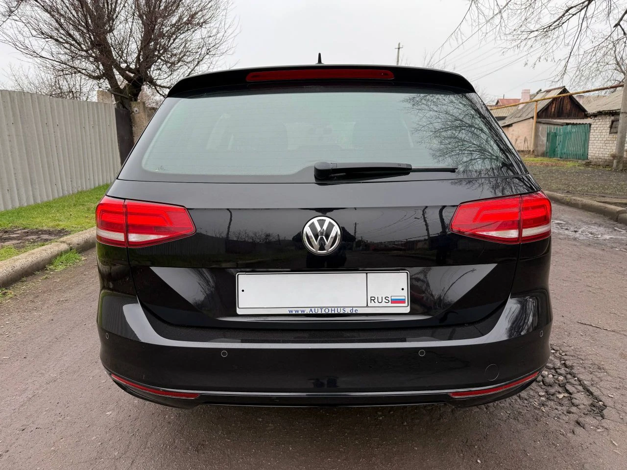 Продается volkswagen passat b8 2019 г. в. двигатель: 1.6 tdi (экономичный и надежный) пробег: 230 000 км состояние: отличное, без нареканий. окрас: полностью родной. цена: 1 900 000 руб. торг: у капота приветствуется. надежный и комфортный автомобиль для города и дальних поездок. телефон для связи: +7 (949) 305-54-89 - фотография - 6